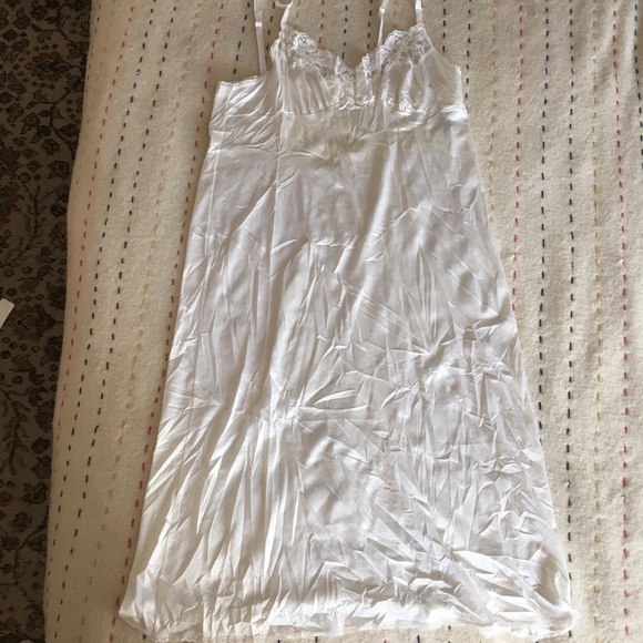 🧿Simple White Lingerie - Picture 5 of 5